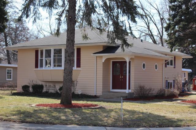 924 Lilac Ln., Naperville, IL 60540