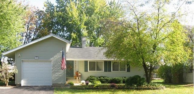 105 Cedarbrook Rd., Naperville, IL 60565