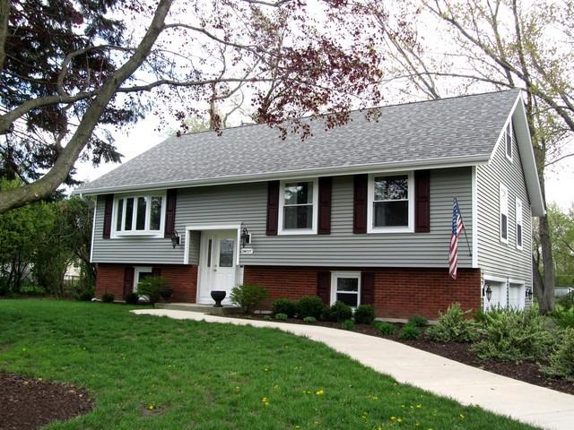26W237 Parkway Dr., Winfield, IL 60190