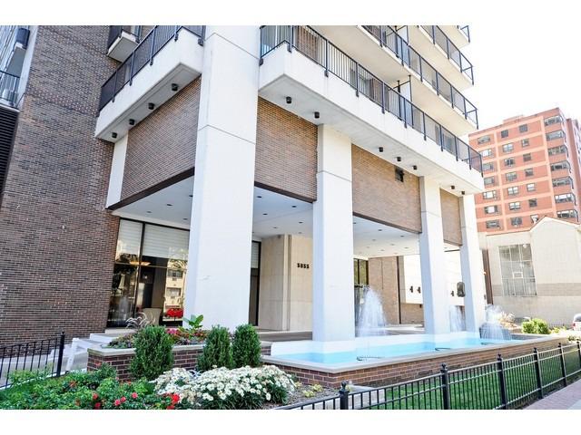 5855 N Sheridan Rd. #25C, Chicago, IL 60660