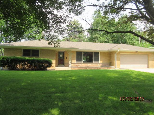 223 Maple Ln., Geneva, IL 60134