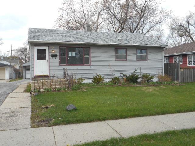 2320 Magnolia St., Des Plaines, IL 60018