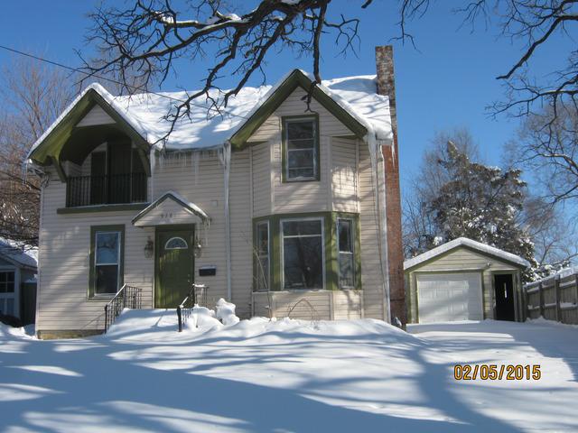 916 Jackson St., Aurora, IL 60505