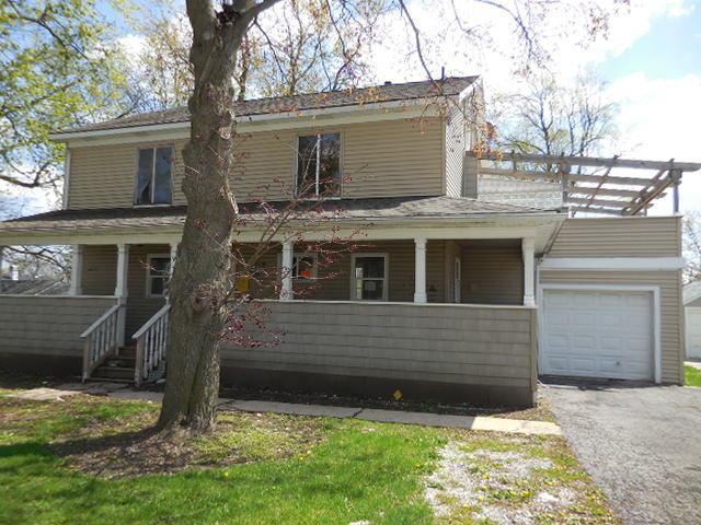 949 Harriet Ave., Aurora, IL 60505