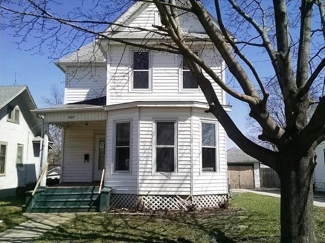 1427 S High Ave., Freeport, IL 61032