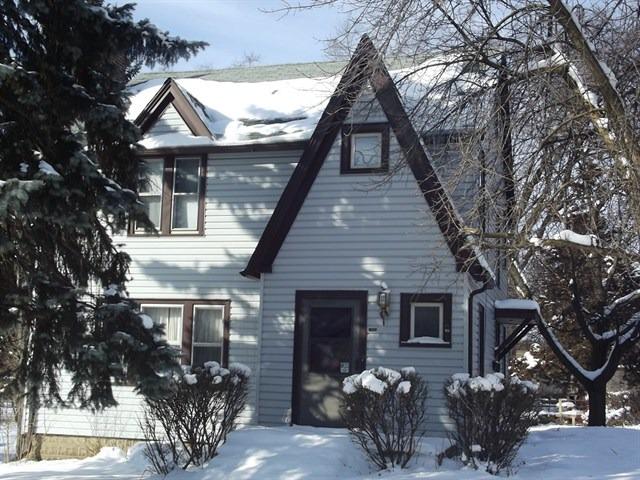 1003 Lebanon St., Aurora, IL 60505