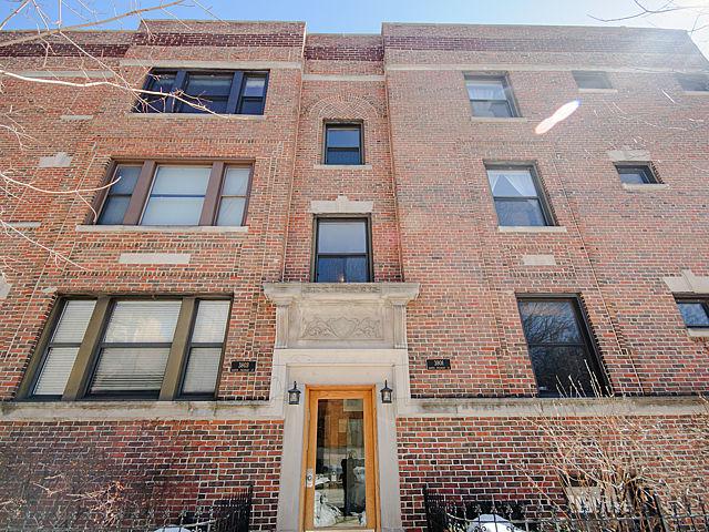 3801 N Fremont St. #I, Chicago, IL 60613