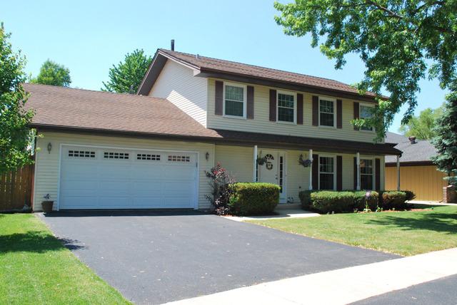 8314 Mending Wall Dr., Woodridge, IL 60517