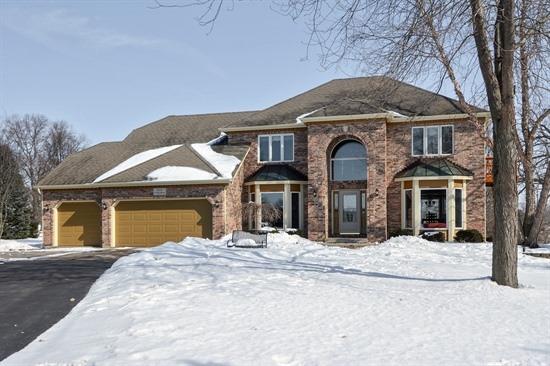 56 W Royal Oaks Dr., Bristol, IL 60512
