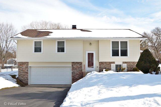 4118 Wildwood Dr., Crystal Lake, IL 60014