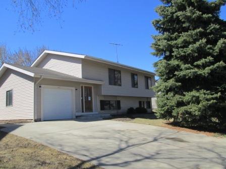 607 Kensington Dr., Mchenry, IL 60050
