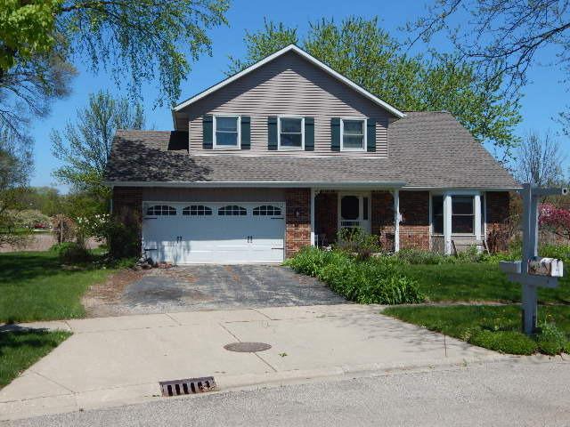 595 Parkside Ct., Crystal Lake, IL 60012