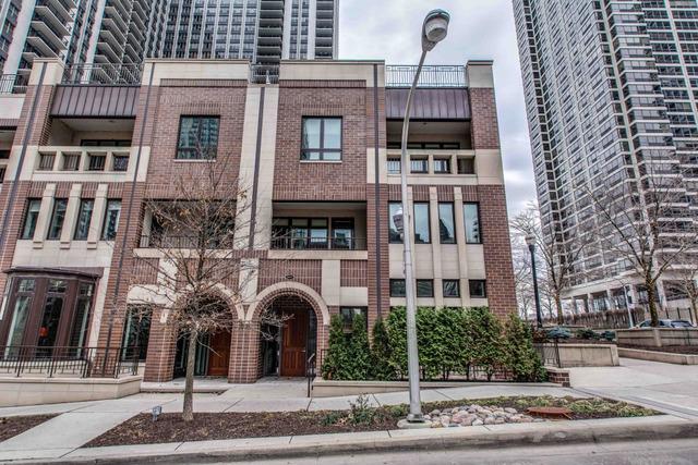 403 E Benton Pl., Chicago, IL 60601