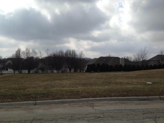 905 Canterbury Ln., Bourbonnais, IL 60914