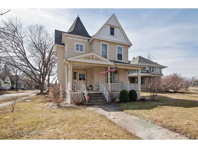 706 Dekalb Ave., Sycamore, IL 60178