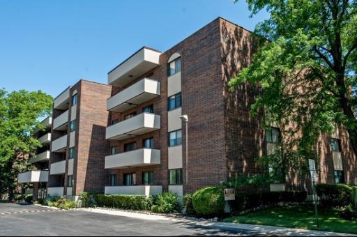 9240 Gross Point Rd. #407, Skokie, IL 60077