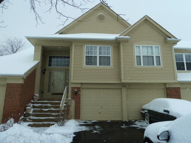 1636 Columbia Cir. #2, Bartlett, IL 60103