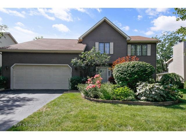 1028 Williamsburg St., Westmont, IL 60559