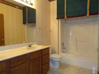 3317 Stratford Ct. #2B, Lake Bluff, IL 60044
