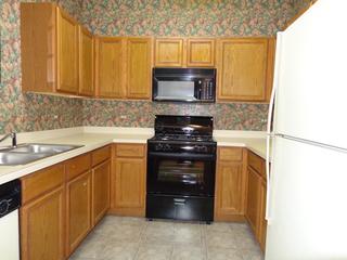 3317 Stratford Ct. #2B, Lake Bluff, IL 60044