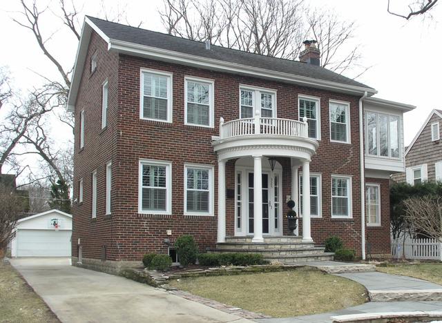 325 S Edgewood Ave., La Grange, IL 60525