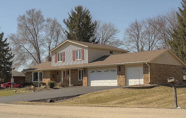 843 Aura Dr., Rockford, IL 61108