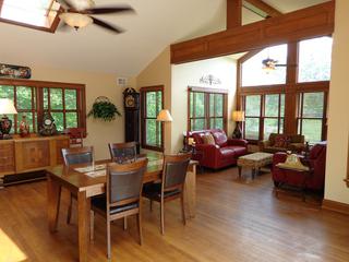 4N369 Foxfield Dr., St. Charles, IL 60175