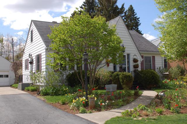 830 Stevens Ave., Sycamore, IL 60178