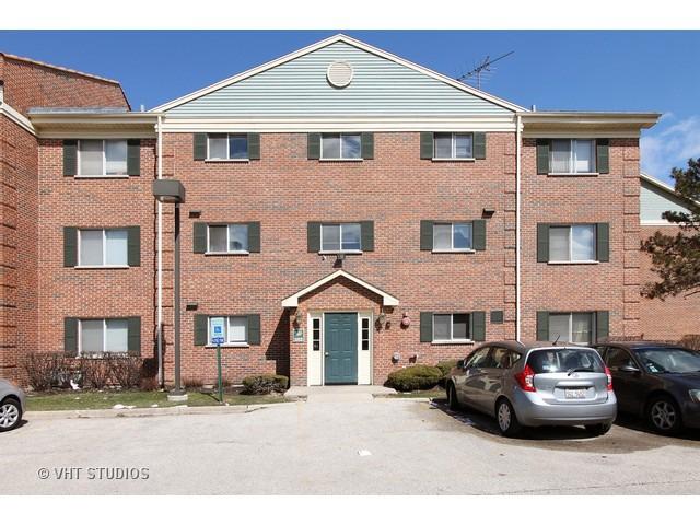 1512 N River West Ct. #1A, Mount Prospect, IL 60056