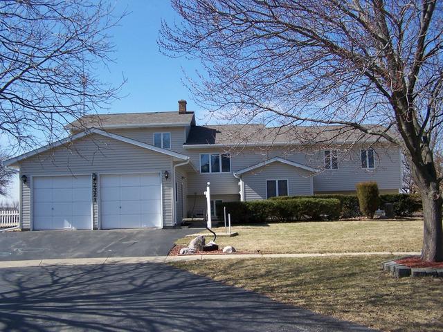 2321 Concord Ct., Dekalb, IL 60115