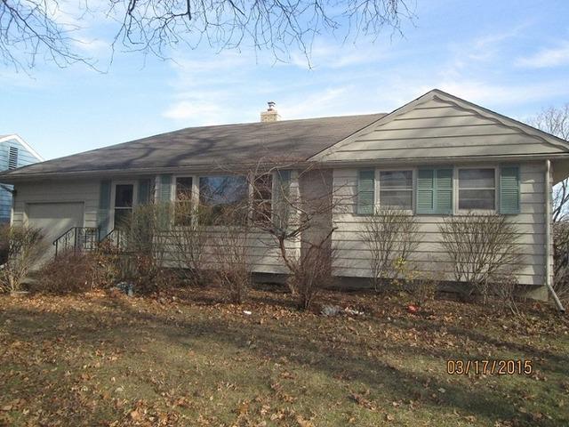 328 Oak Knolls Ave., Rockford, IL 61108