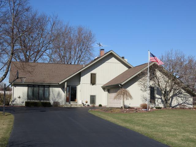 6129 Hidden Oak Dr., Crystal Lake, IL 60012