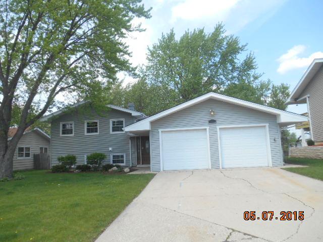 1410 Edgefield Ln., Hoffman Estates, IL 60169