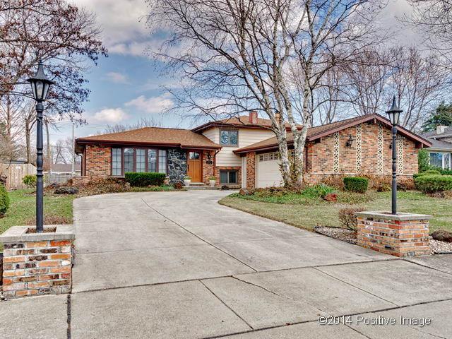 7105 Osage Ave., Downers Grove, IL 60516