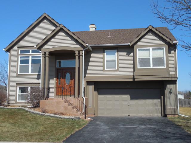 302 Barton Ct., Bartlett, IL 60103