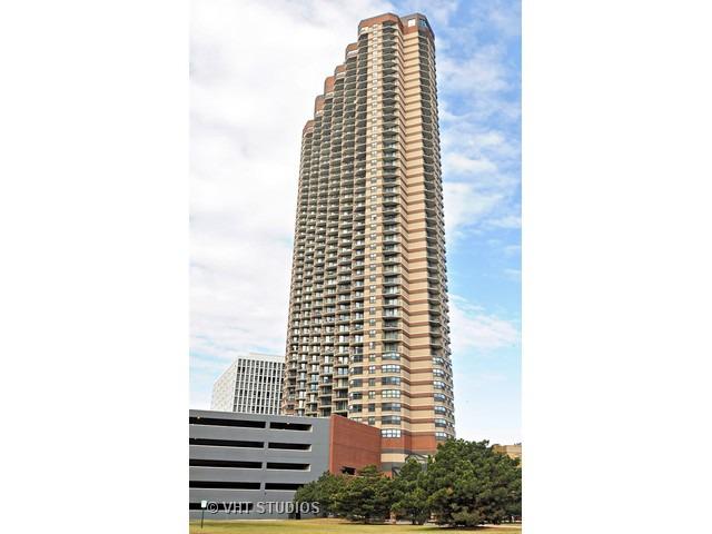 3660 N Lake Shore Dr. #803, Chicago, IL 60613