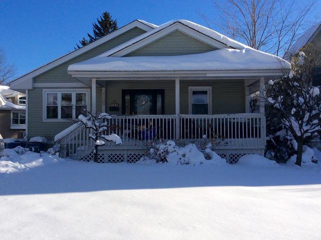 121 Walker Ave., Clarendon Hills, IL 60514