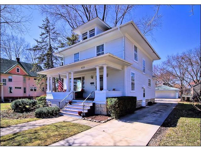 426 Palace St., Aurora, IL 60506