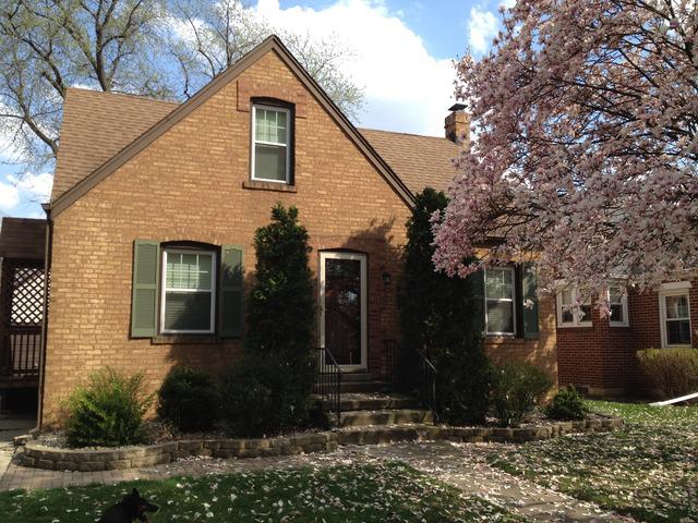 921 S Fairfield Ave., Elmhurst, IL 60126