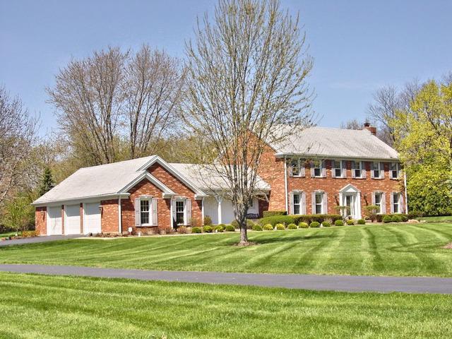 14 Champlain Rd., South Barrington, IL 60010