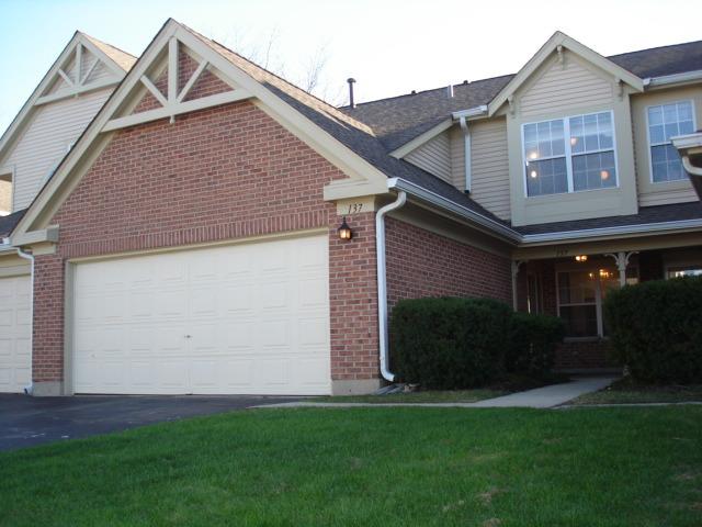 137 Stirling Ln., Schaumburg, IL 60194