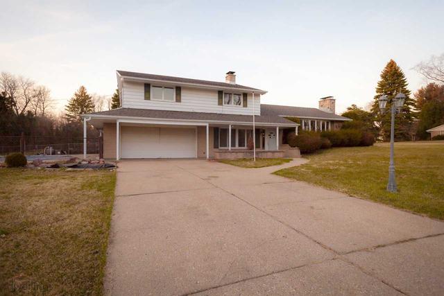 1908 Edgebrook Dr., Rockford, IL 61107