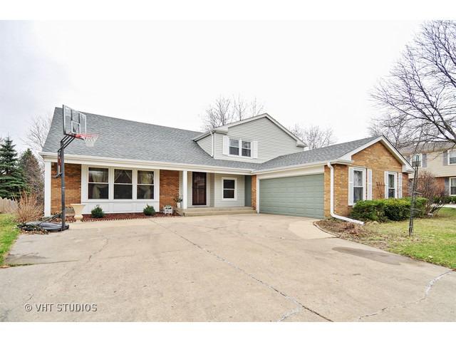 1654 Apache Dr., Naperville, IL 60563