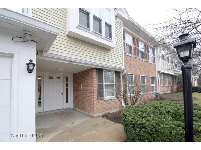 901 Persimmon Ln. #B, Mount Prospect, IL 60056