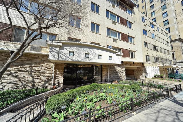 426 W Barry Ave. #201, Chicago, IL 60657