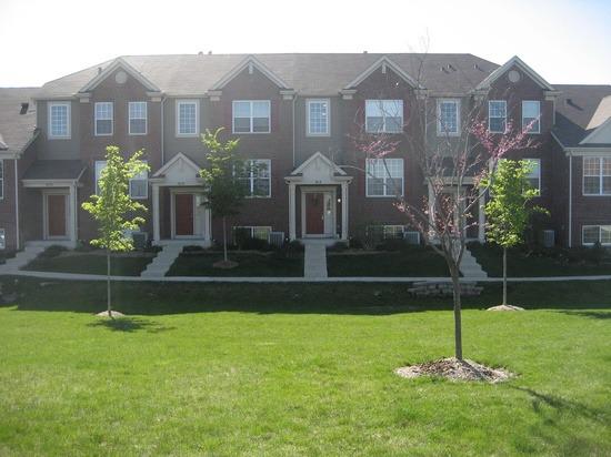 912 Neudearborn Ln., Naperville, IL 60563