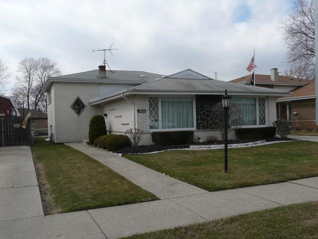 9828 S 54th Ave., Oak Lawn, IL 60453