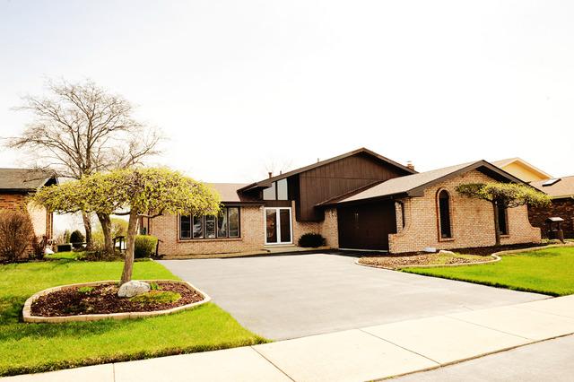 19501 Lake Lynwood Dr., Lynwood, IL 60411