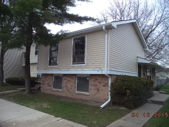 186 Williamsburg Rd., Country Club Hills, IL 60478