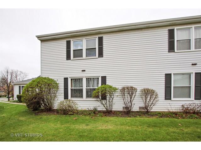 304 Creekside Dr., Vernon Hills, IL 60061
